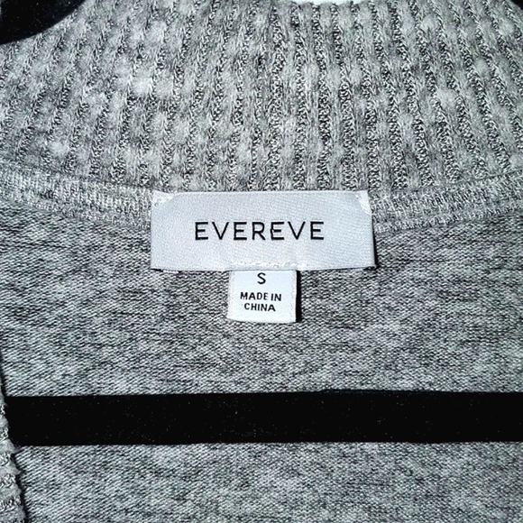 Evereve Maci V Neck Pullover Size Small - Picture 5 of 10